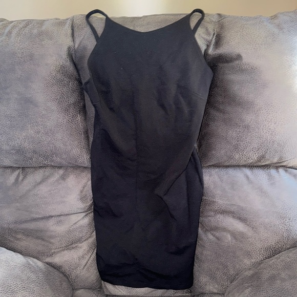 Tight fit Lulus dress - Picture 1 of 3